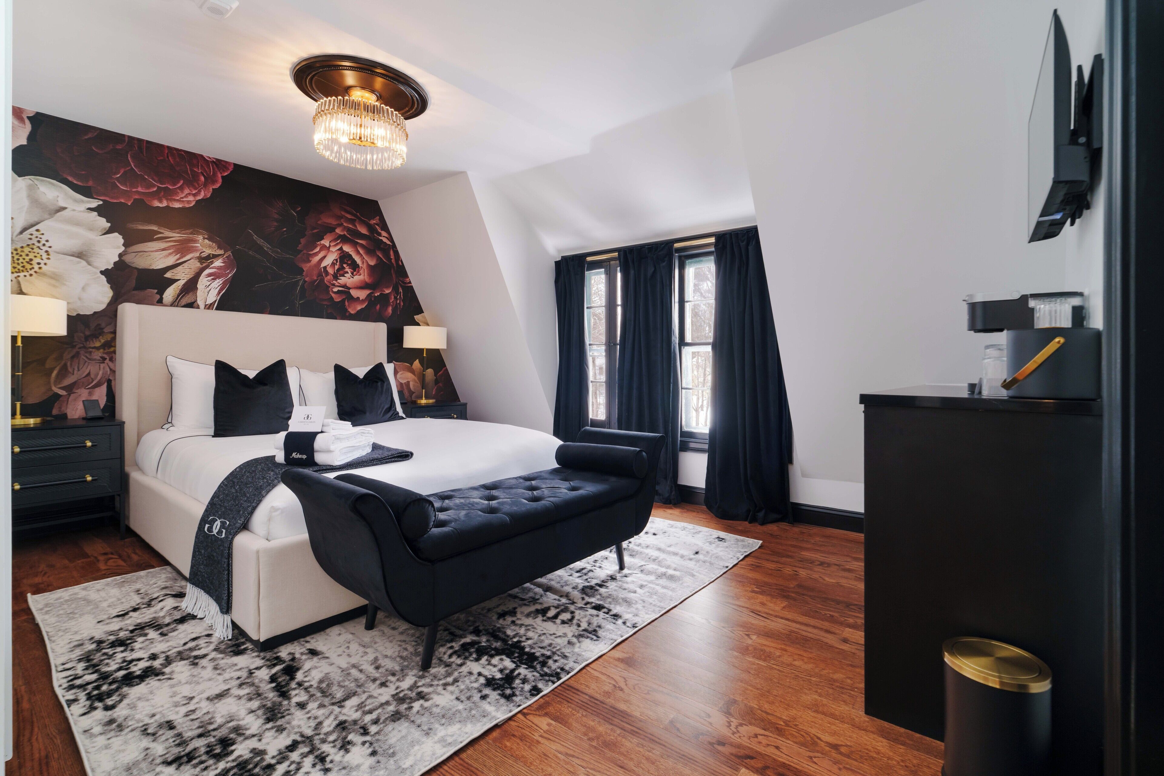 Queen Suite - Room 10 | Premium bedding, down comforters, pillowtop beds, individually decorated