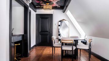 Luxe Queen Suite - Room 12 | Premium bedding, down comforters, pillowtop beds, individually decorated