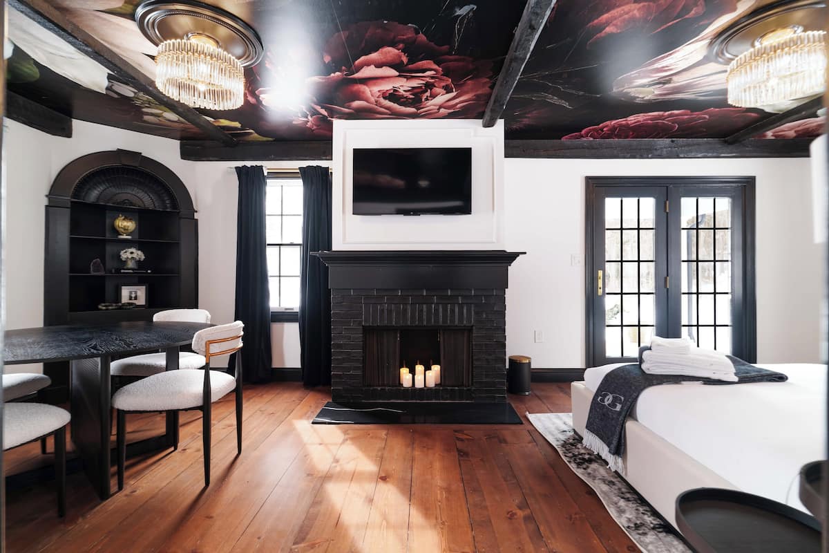 Premier Suite - Room 11 | Premium bedding, down duvets, pillow-top beds, individually decorated