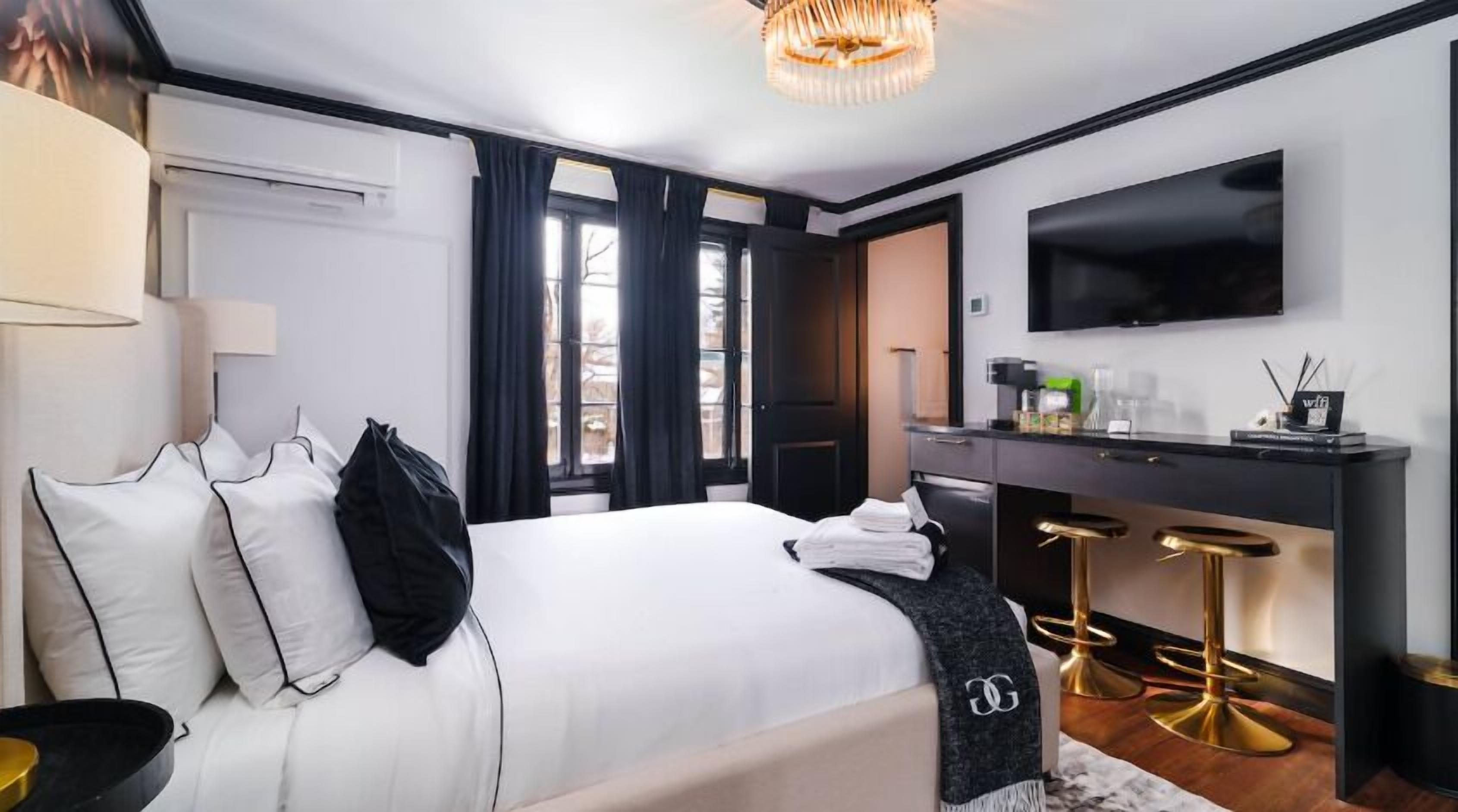 Classic Queen - Room 8