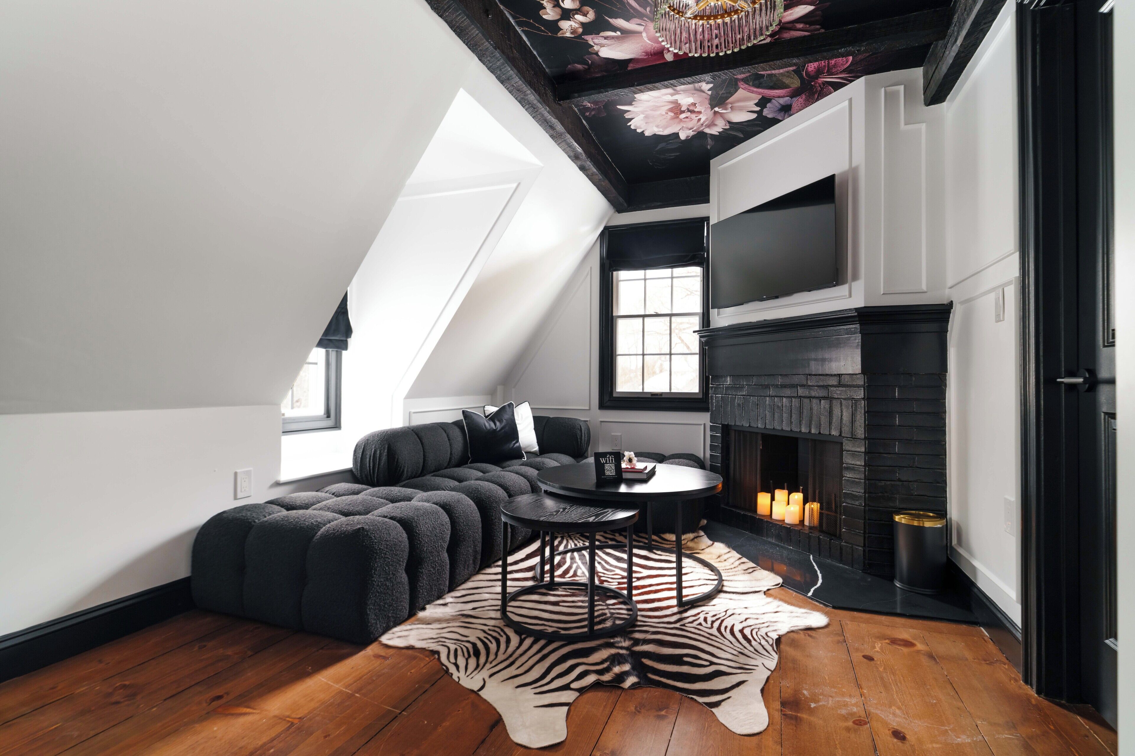 Luxe Queen Suite - Room 12