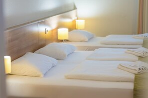 Standard Quadruple Room | Desk, iron/ironing board, rollaway beds, free WiFi