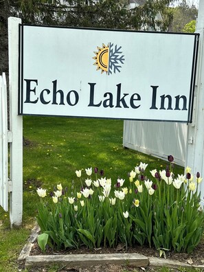 Garden - Echo Lake Inn (Plymouth)