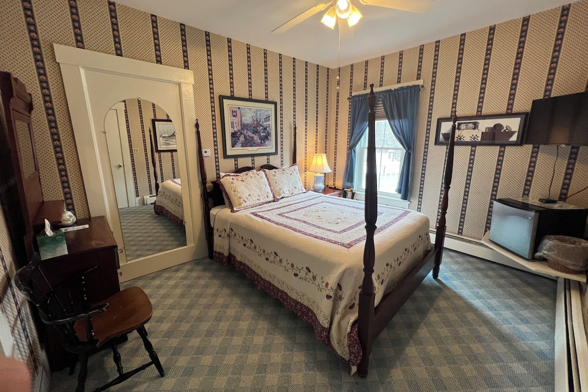 1 bedroom, individually decorated, individually furnished