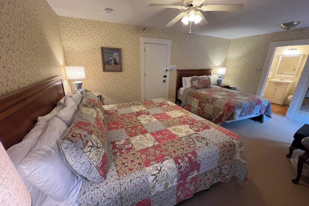 1 bedroom, individually decorated, individually furnished