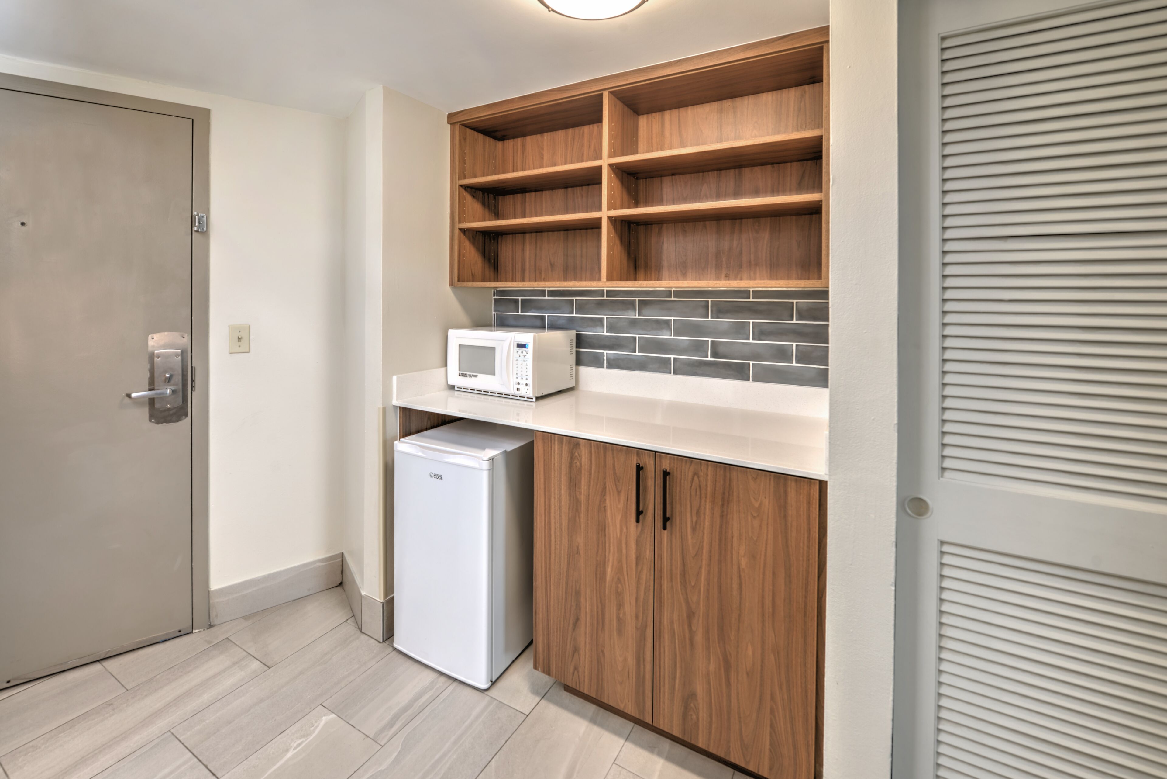 standard room, 2 queen beds, partial ocean view | 1 bedroom, in-room safe, desk, laptop workspace