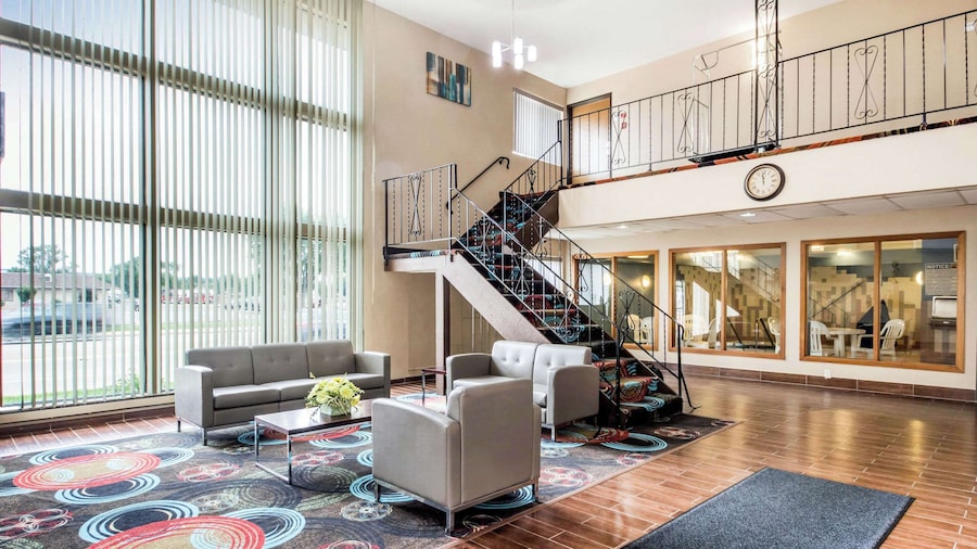 Econo Lodge La Crosse North