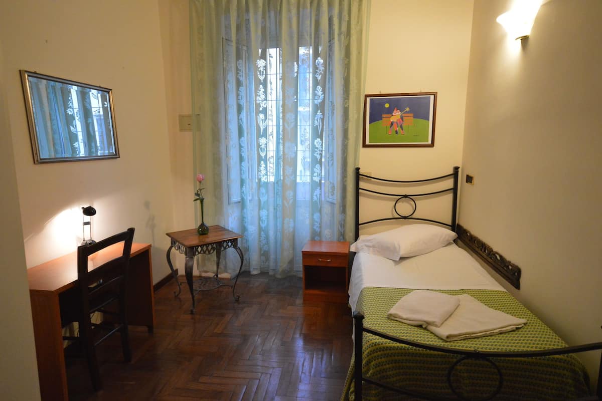 Biancheria da letto di alta qualità, una cassaforte in camera