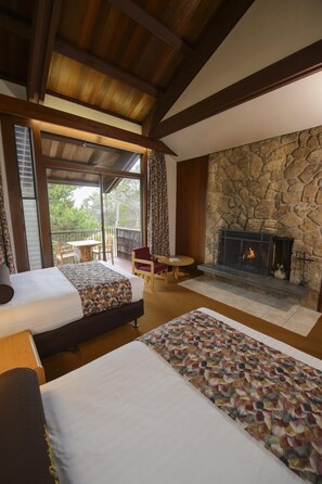 In-room safe, iron/ironing board, free WiFi, bed sheets - Asilomar Conference Grounds (Pacific Grove)