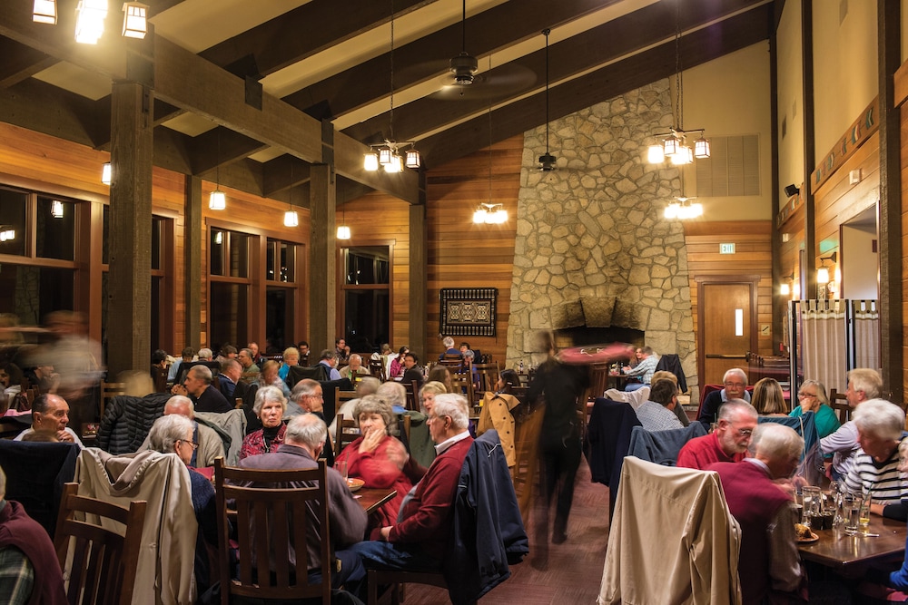 Wuksachi Lodge by null