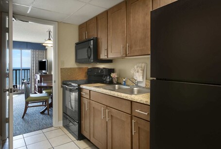 Sea Crest Oceanfront Resort - Image 32