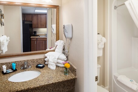 Sea Crest Oceanfront Resort - Image 7