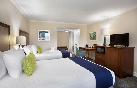 Sea Crest Oceanfront Resort - Image 23
