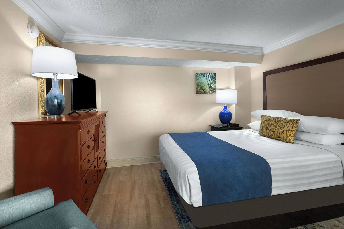 Tower Oceanfront King Suite  | Premium bedding, in-room safe, blackout drapes, iron/ironing board