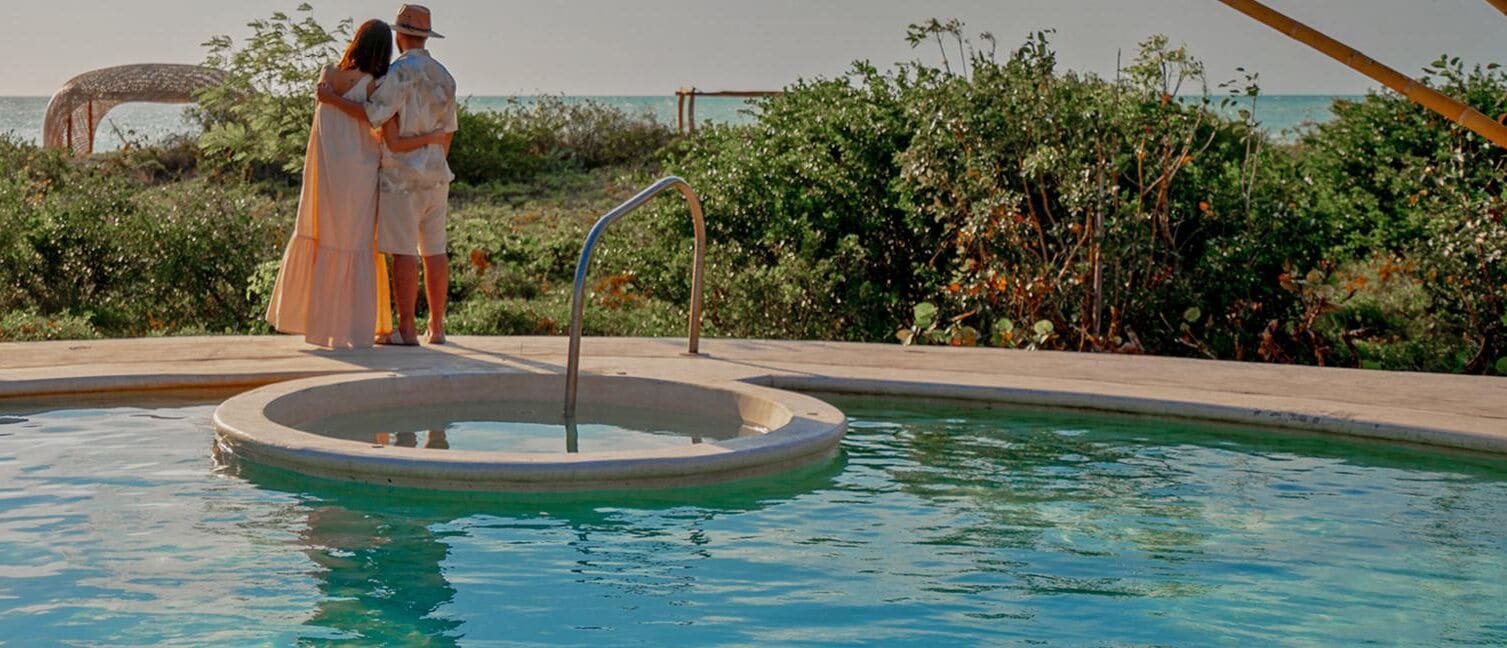 2 outdoor pools, pool umbrellas