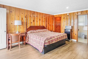 Standard Room, 1 King Bed | Desk, free WiFi