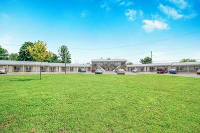 Horse Cave Motel