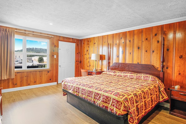 Chambre Standard, 1 très grand lit | Bureau, accès au Wi-Fi (inclus)
