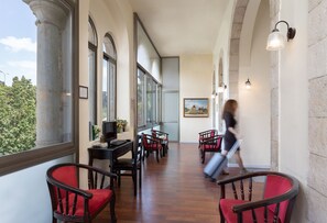 Sala de estar en el lobby