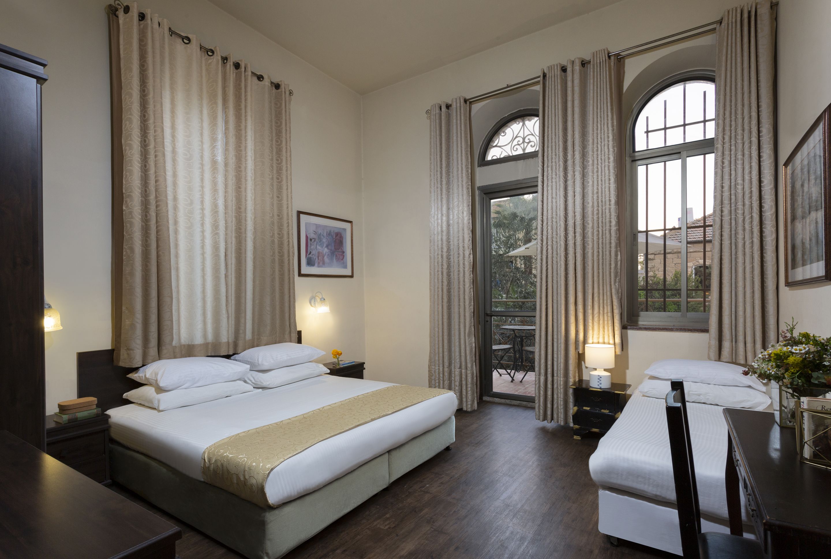 ファミリー ルーム | セーフティボックス (室内)、デスク、アイロン / アイロン台、WiFi (無料)