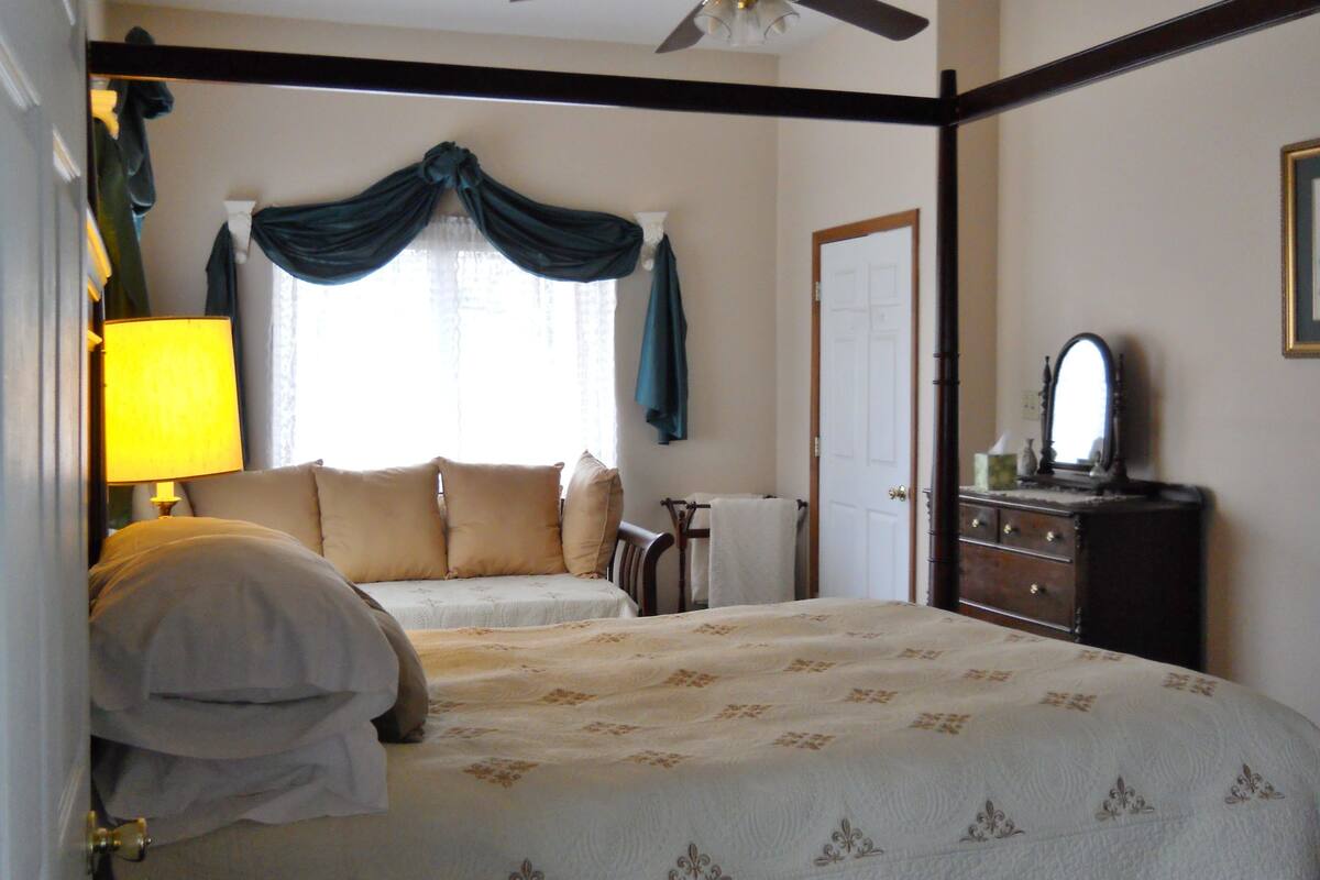 Suite, baño privado (Junior Suite (2nd floor)) | Ropa de cama de alta calidad y camas con efecto memoria