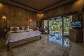 Deluxe Room, 1 Bedroom, Terrace, Garden View | In-room safe, desk, blackout drapes, cribs/infant beds