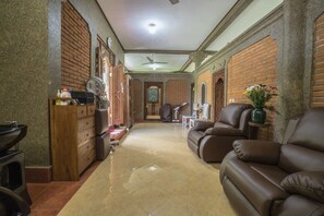 Hot tub, body treatments, hydrotherapy, body wraps, body scrubs, facials