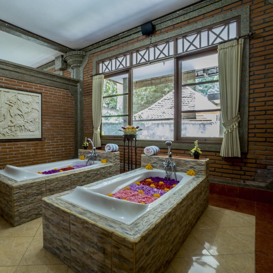 Hot tub, body treatments, hydrotherapy, body wraps, body scrubs, facials