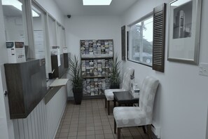 Interior entrance - Motel 6 San Francisco, CA – Great Highway (San Francisco)