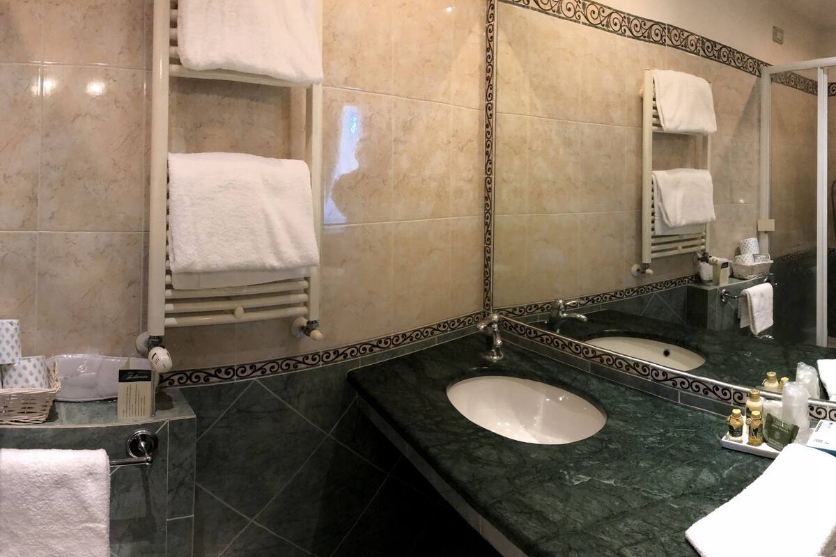 superior double room, 1 bedroom | bathroom | shower, free toiletries, hair dryer, bidet