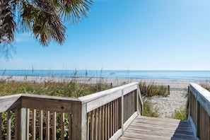 On the beach - Landmark Resort (Myrtle Beach)