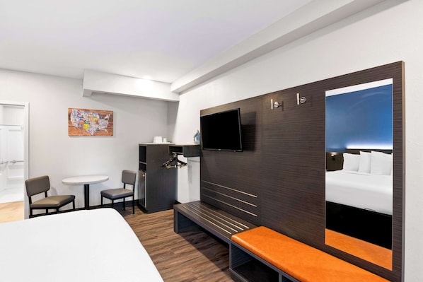 Room, 1 Queen Bed, Accessible, Non Smoking | Laptop workspace, iron/ironing board, free WiFi, bed sheets