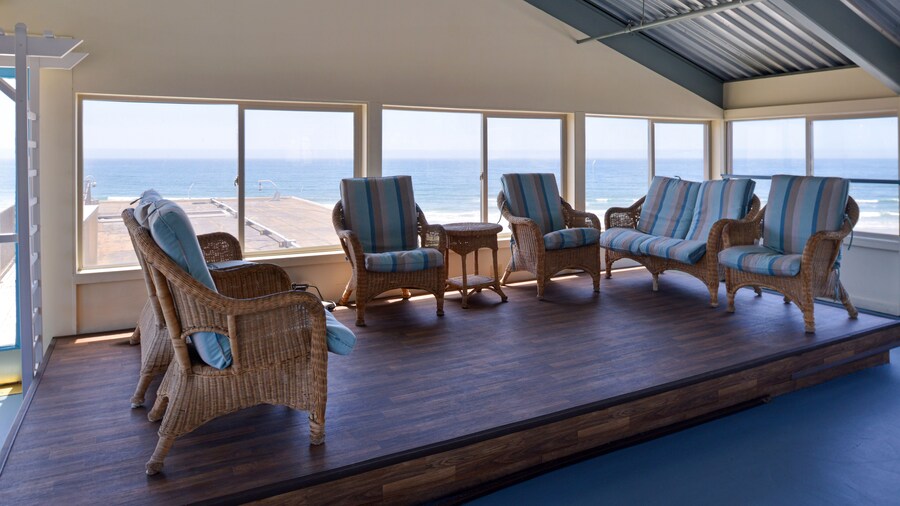 Edgewater Inn And Suites