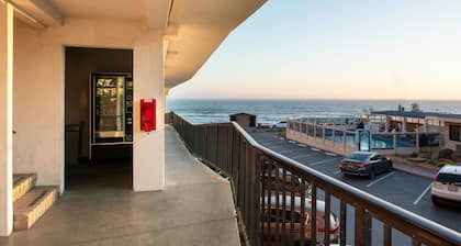 Edgewater Inn And Suites