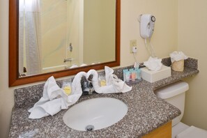 Free toiletries, hair dryer, towels, soap - Edgewater Inn And Suites (Pismo Beach)