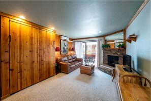 Studio Suite | Living area
