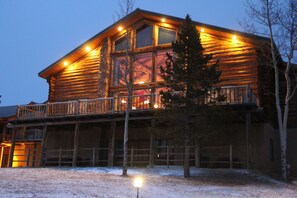 Façade de l’hébergement - soirée/nuit