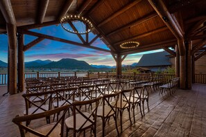 Outdoor wedding area - The Estes Park Resort (Estes Park)