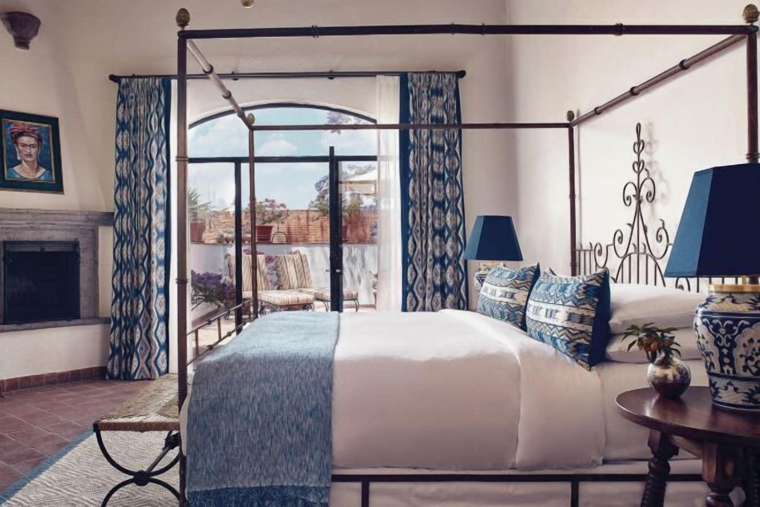 ผ้าปูที่นอน Frette จากอิตาลี, เครื่องนอนระดับพรีเมียม, มินิบาร์