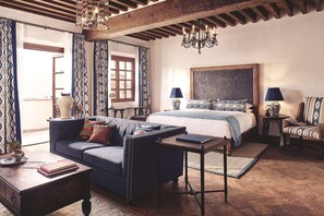 Deluxe-Studiosuite | Italienische Bettbezüge von Frette, hochwertige Bettwaren, Minibar