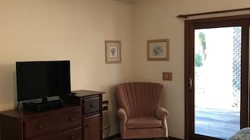 1 bedroom, Egyptian cotton sheets, premium bedding, pillow-top beds