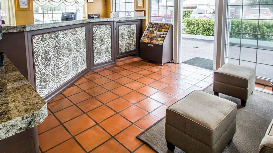 Econo Lodge Cocoa Beach - near the Port