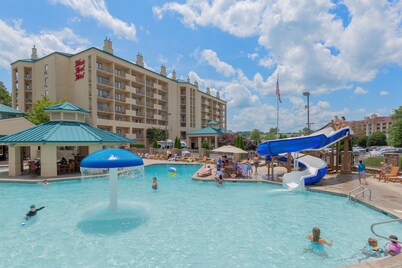 Music Road Resort Hotel and Inn