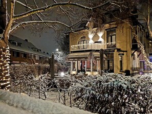 Façade de l’hébergement - soirée/nuit