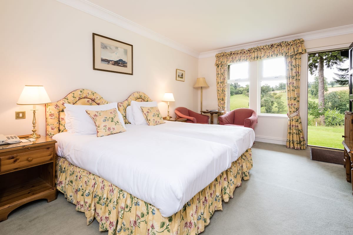 Standard Twin Room (Riverside building)