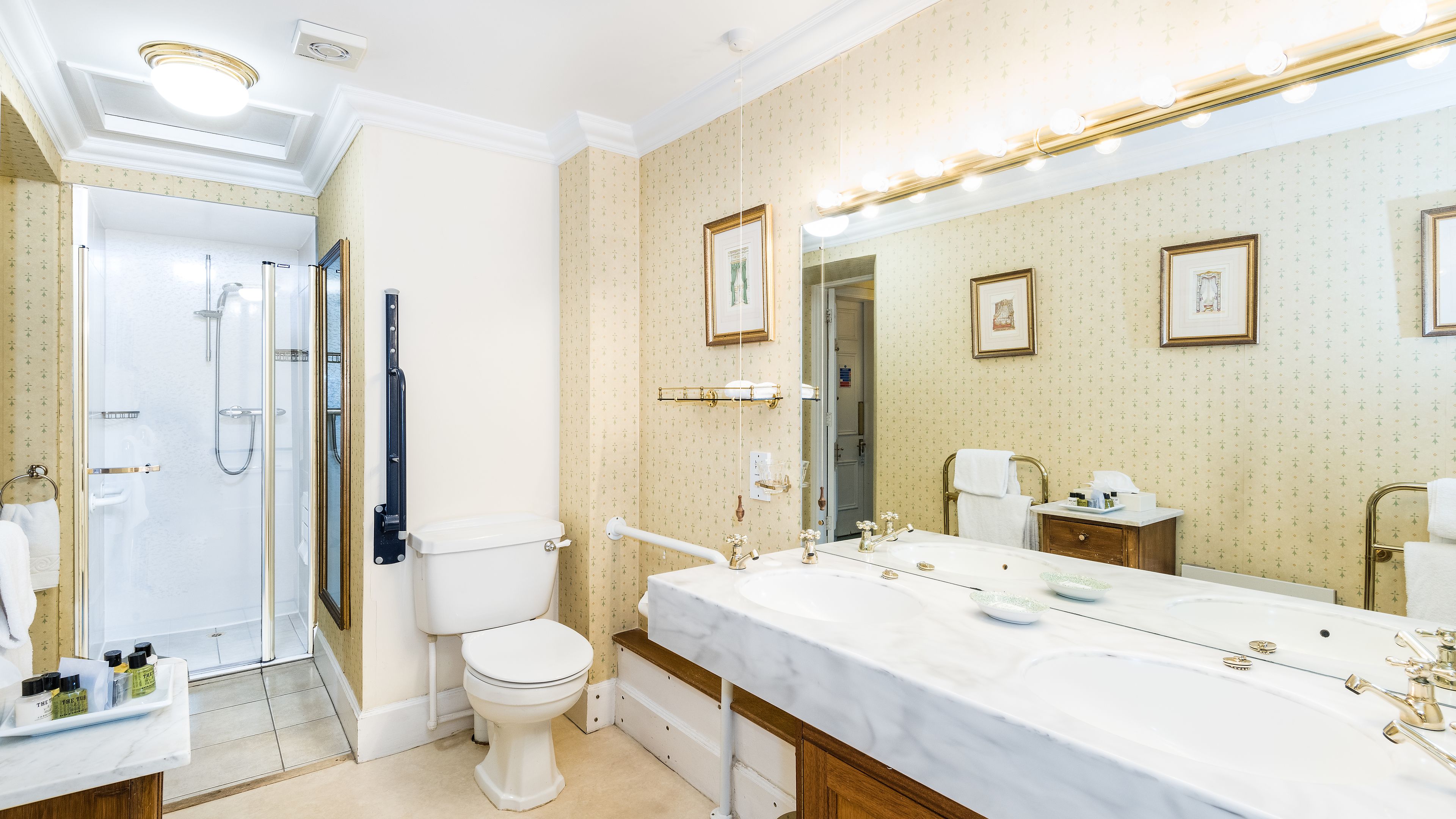 double room (master) | bathroom | combined shower/bathtub, hair dryer, towels
