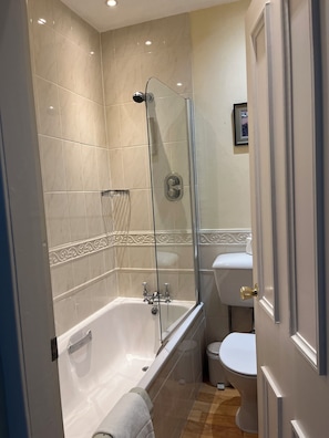 Single Room | Bathroom | Combined shower/tub, hair dryer, towels - Ballathie Country House Hotel and Estate (Perth)