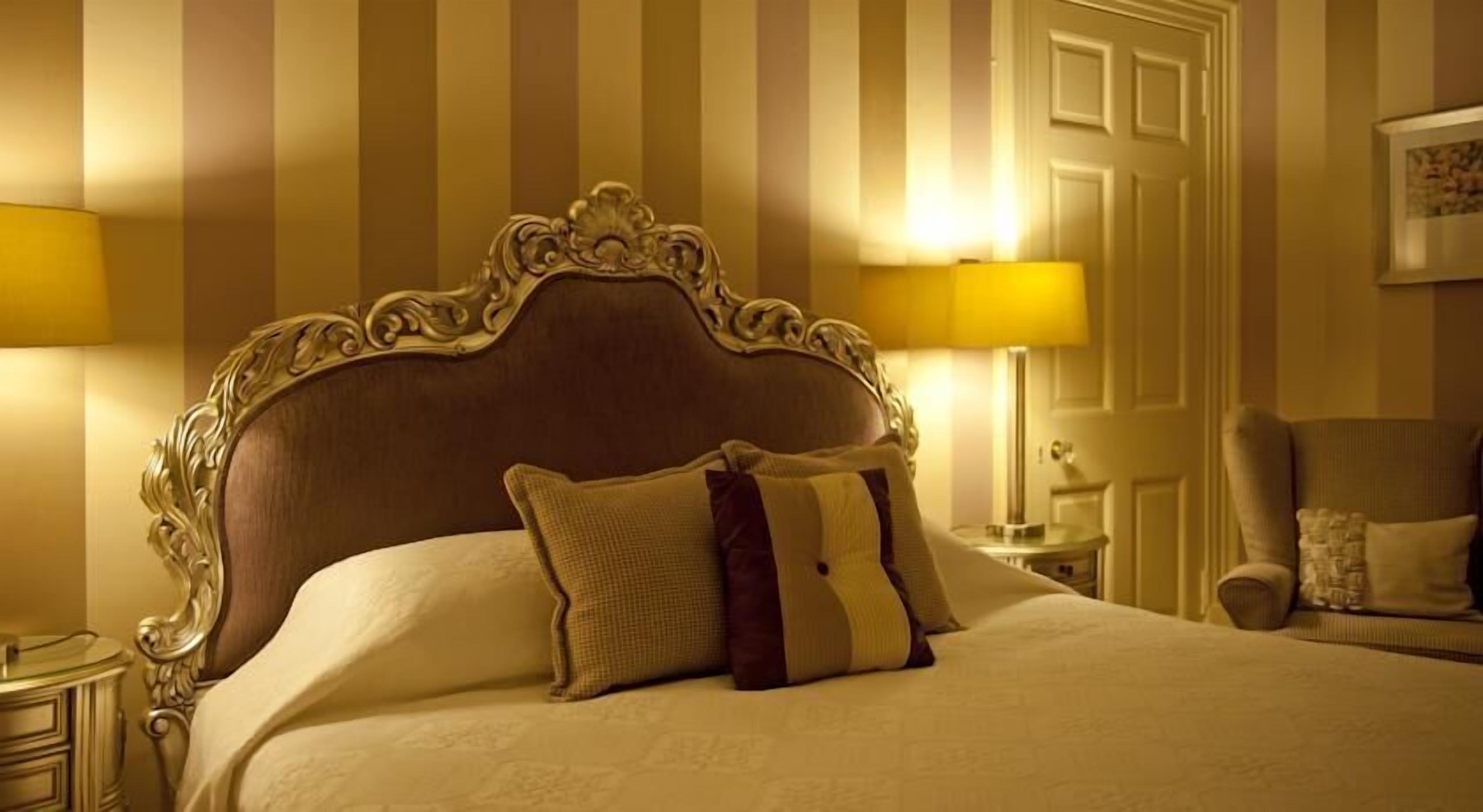 Premium bedding, desk, iron/ironing board (on request), WiFi (free)