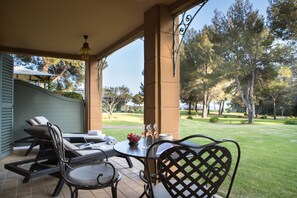 Luxury Suite | Balcony view - Hôtel et Spa du Castellet (Le Castellet)