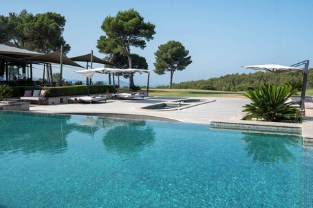 Infinity pool